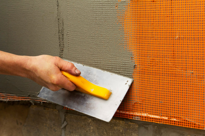 Стеклосетка против других материалов: что лучше для армирования?